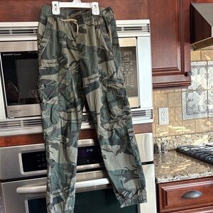 Wrangler camouflage joggers (youth 14)
